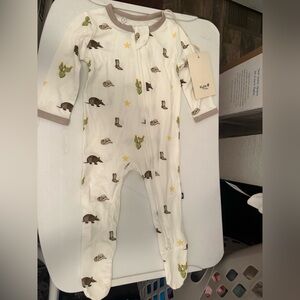 Kyte BABY western footie